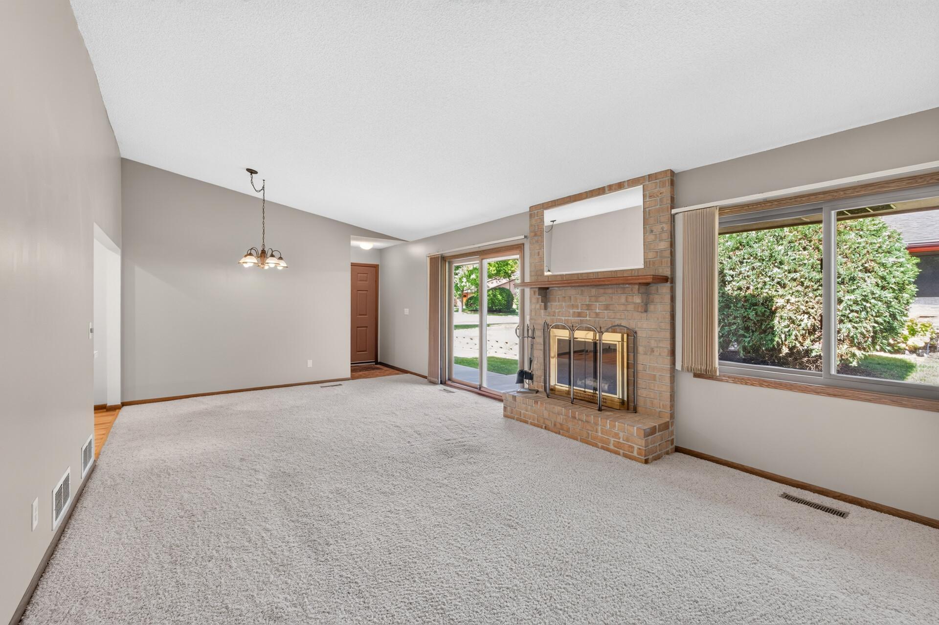View of Residential at 2813 Robinwood Way, Woodbury MN 55125, Woodbury (9 of 31) - Mike Wilen | Minnesota Team Real Estate