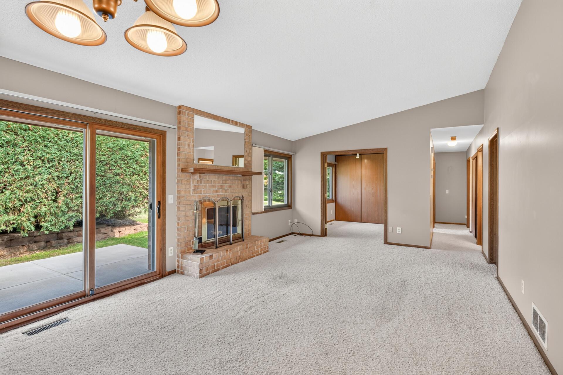 View of Residential at 2813 Robinwood Way, Woodbury MN 55125, Woodbury (8 of 31) - Mike Wilen | Minnesota Team Real Estate
