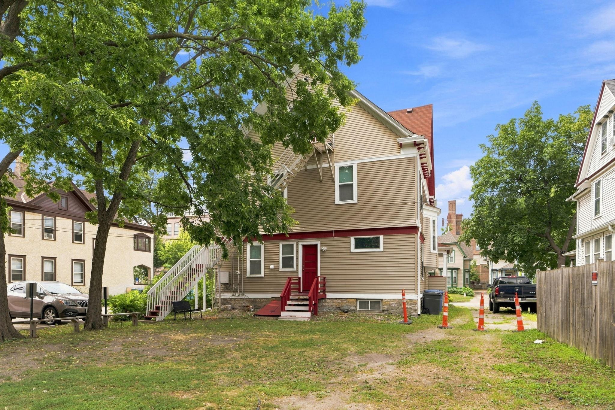 View of Residential Income at 416 8th Avenue, Minneapolis MN 55414, Minneapolis (5 of 49) - Mike Wilen | Minnesota Team Real Estate