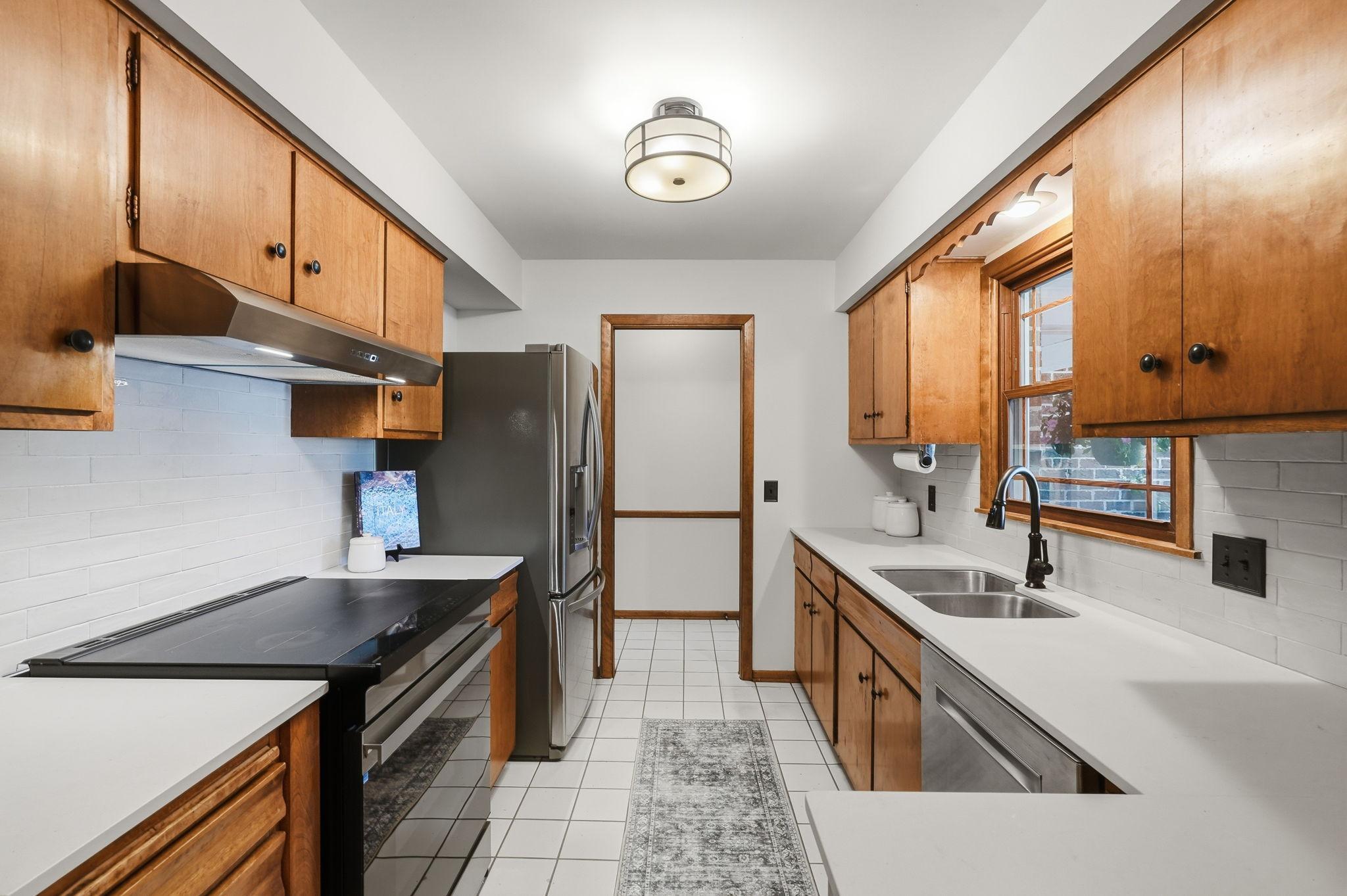 View of Residential at 1620 Sumter Avenue, Golden Valley MN 55427, Golden Valley (8 of 35) - Mike Wilen | Minnesota Team Real Estate