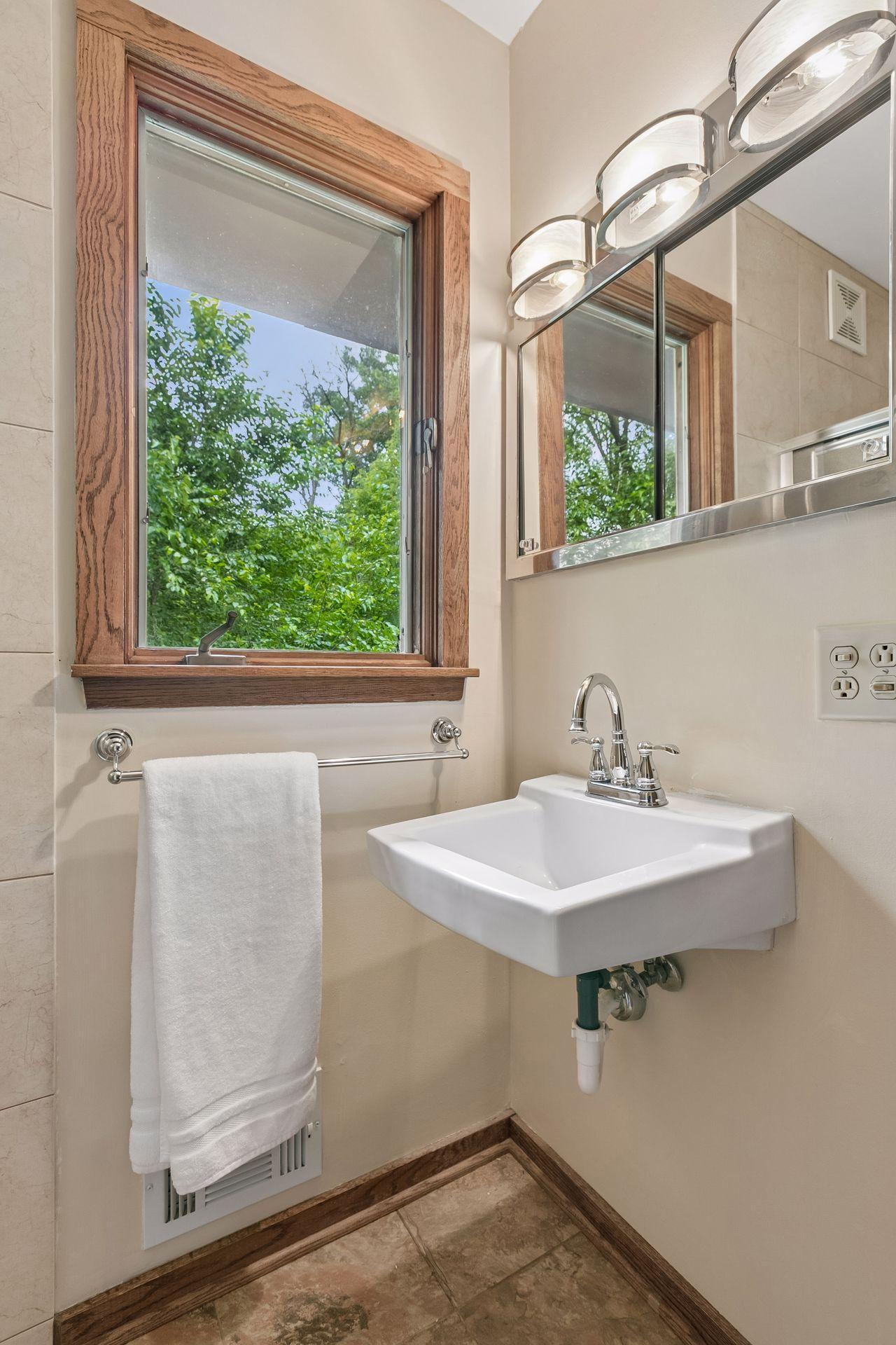 View of Residential at 2700 Kyle Avenue, Golden Valley MN 55422, Golden Valley (23 of 44) - Mike Wilen | Minnesota Team Real Estate