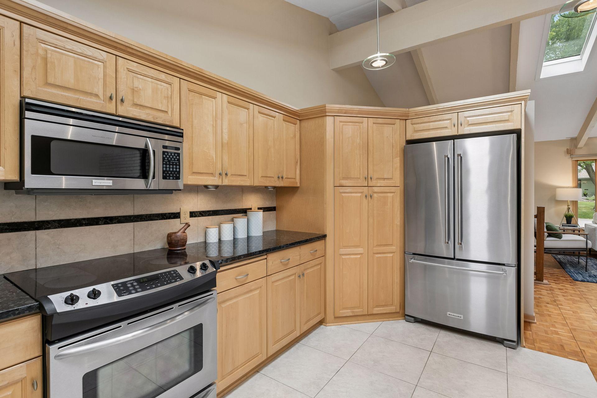 View of Residential at 2700 Kyle Avenue, Golden Valley MN 55422, Golden Valley (18 of 44) - Mike Wilen | Minnesota Team Real Estate