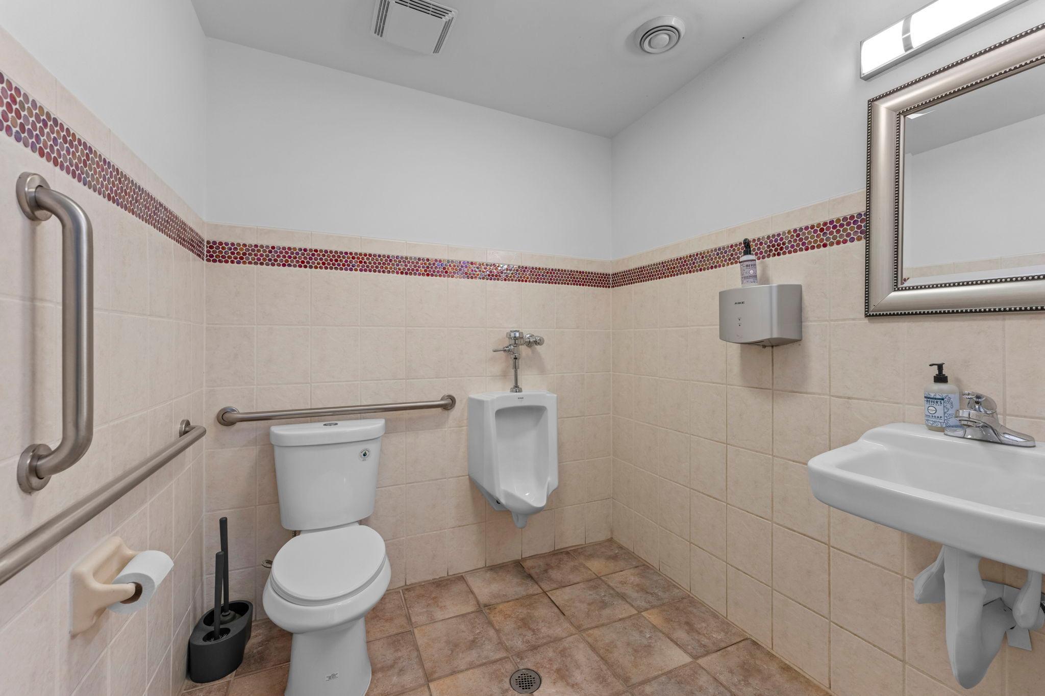 View of Commercial Sale at 4251 Nicollet Avenue, Minneapolis MN 55409, Minneapolis (17 of 39) - Mike Wilen | Minnesota Team Real Estate