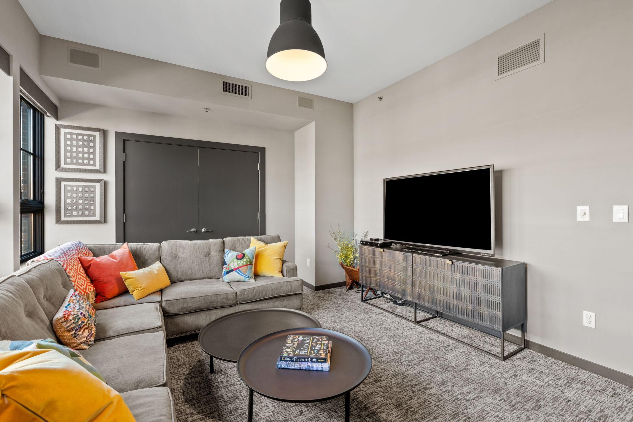 View of Residential at 111 4th Avenue #403, Minneapolis MN 55401, Minneapolis (27 of 46) - Mike Wilen | Minnesota Team Real Estate