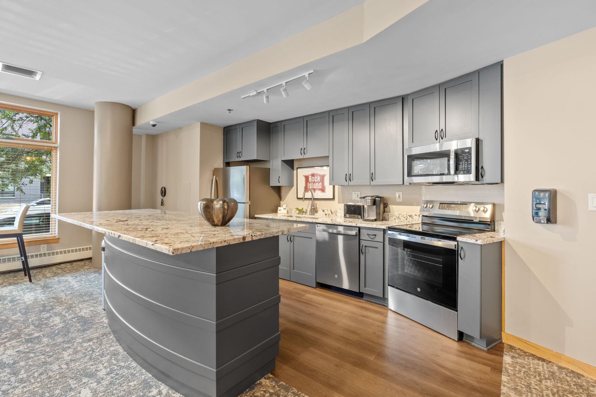 View of Residential at 111 4th Avenue #403, Minneapolis MN 55401, Minneapolis (43 of 46) - Mike Wilen | Minnesota Team Real Estate
