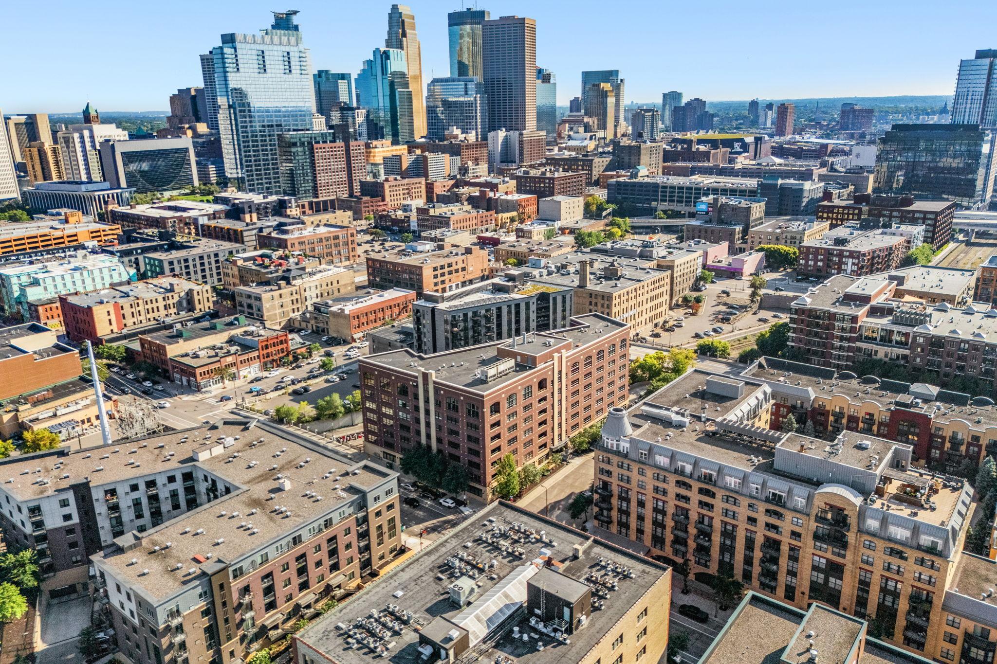 View of (CC) High Rise (4+ Levels) at 111 4th Avenue, Minneapolis - Mike Wilen | Minnesota Team Real Estate