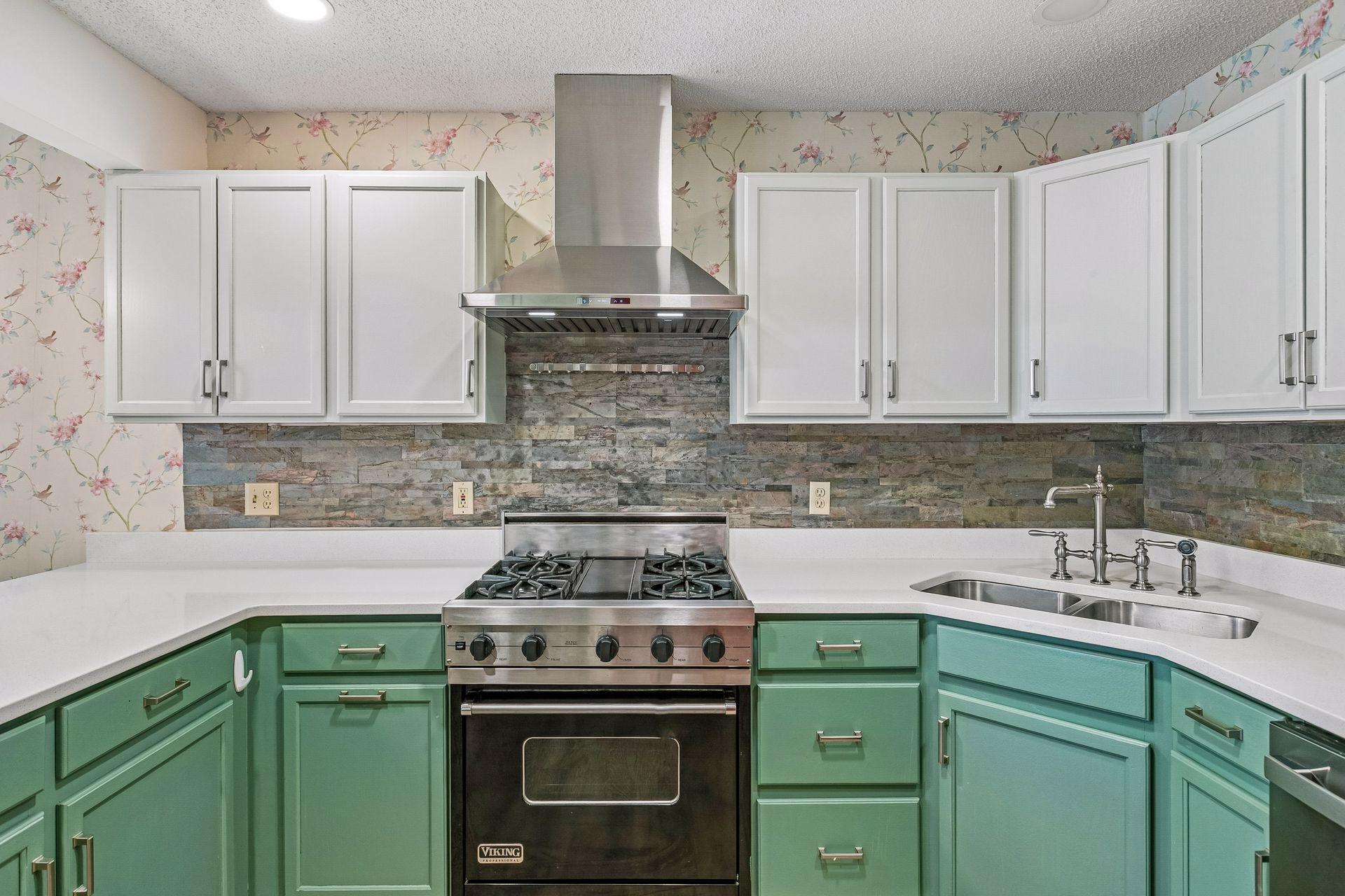 View of Residential at 64 Thompson Avenue #43, West Saint Paul MN 55118, West Saint Paul (18 of 30) - Mike Wilen | Minnesota Team Real Estate