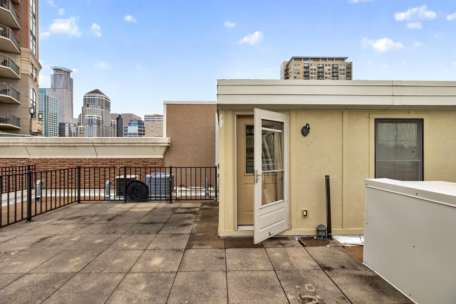 View of Residential at 530 Grant Street, Minneapolis MN 55404, Minneapolis (50 of 60) - Mike Wilen | Minnesota Team Real Estate