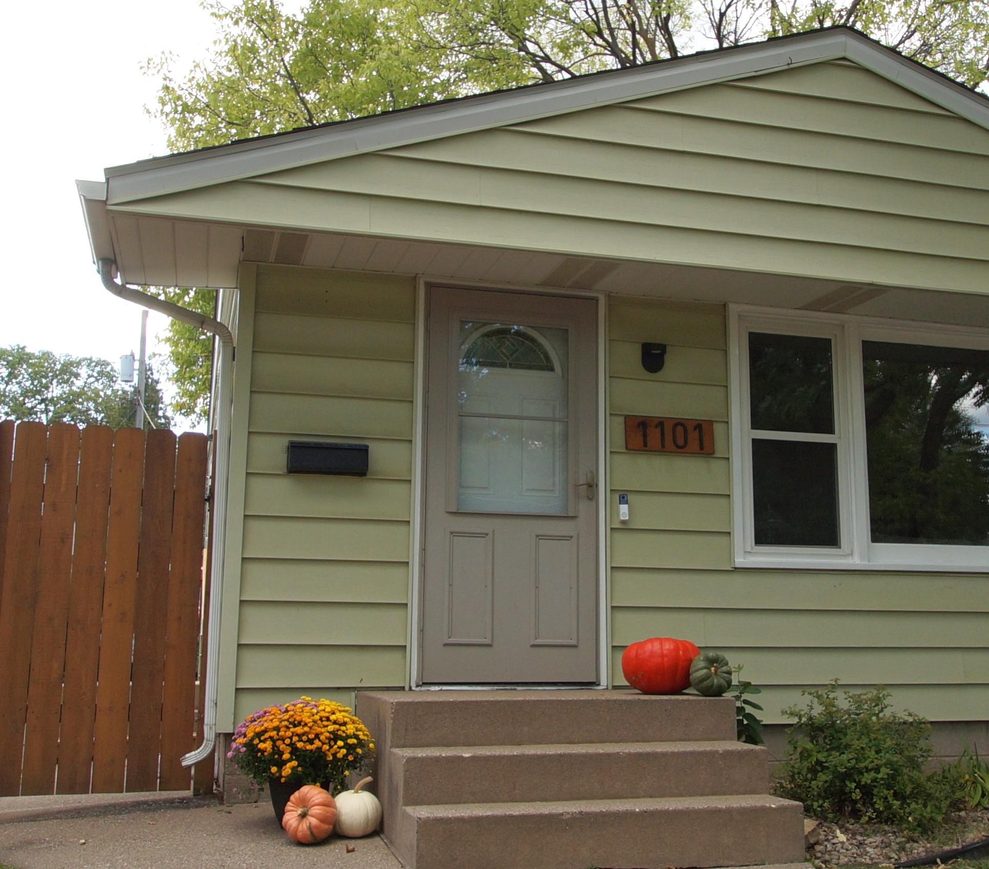 View of Residential at 1101 Dale Street, Saint Paul MN 55117, Saint Paul (3 of 39) - Mike Wilen | Minnesota Team Real Estate