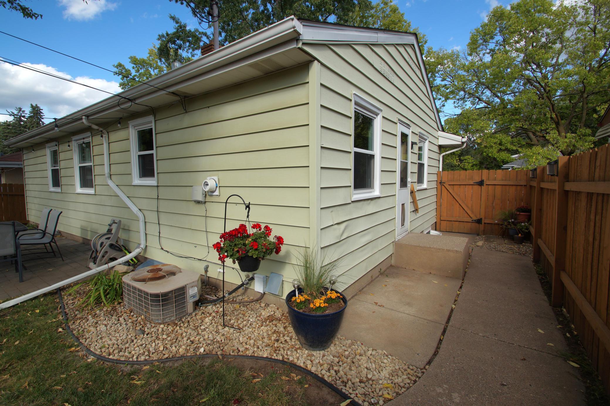 View of Residential at 1101 Dale Street, Saint Paul MN 55117, Saint Paul (4 of 39) - Mike Wilen | Minnesota Team Real Estate