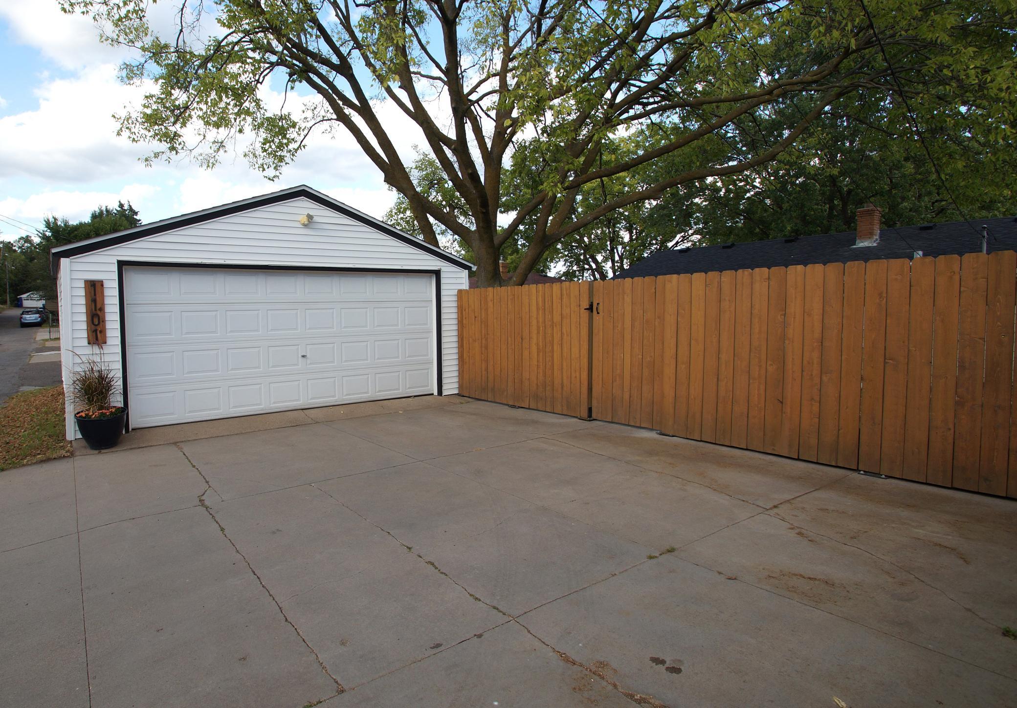 View of Residential at 1101 Dale Street, Saint Paul MN 55117, Saint Paul (7 of 39) - Mike Wilen | Minnesota Team Real Estate