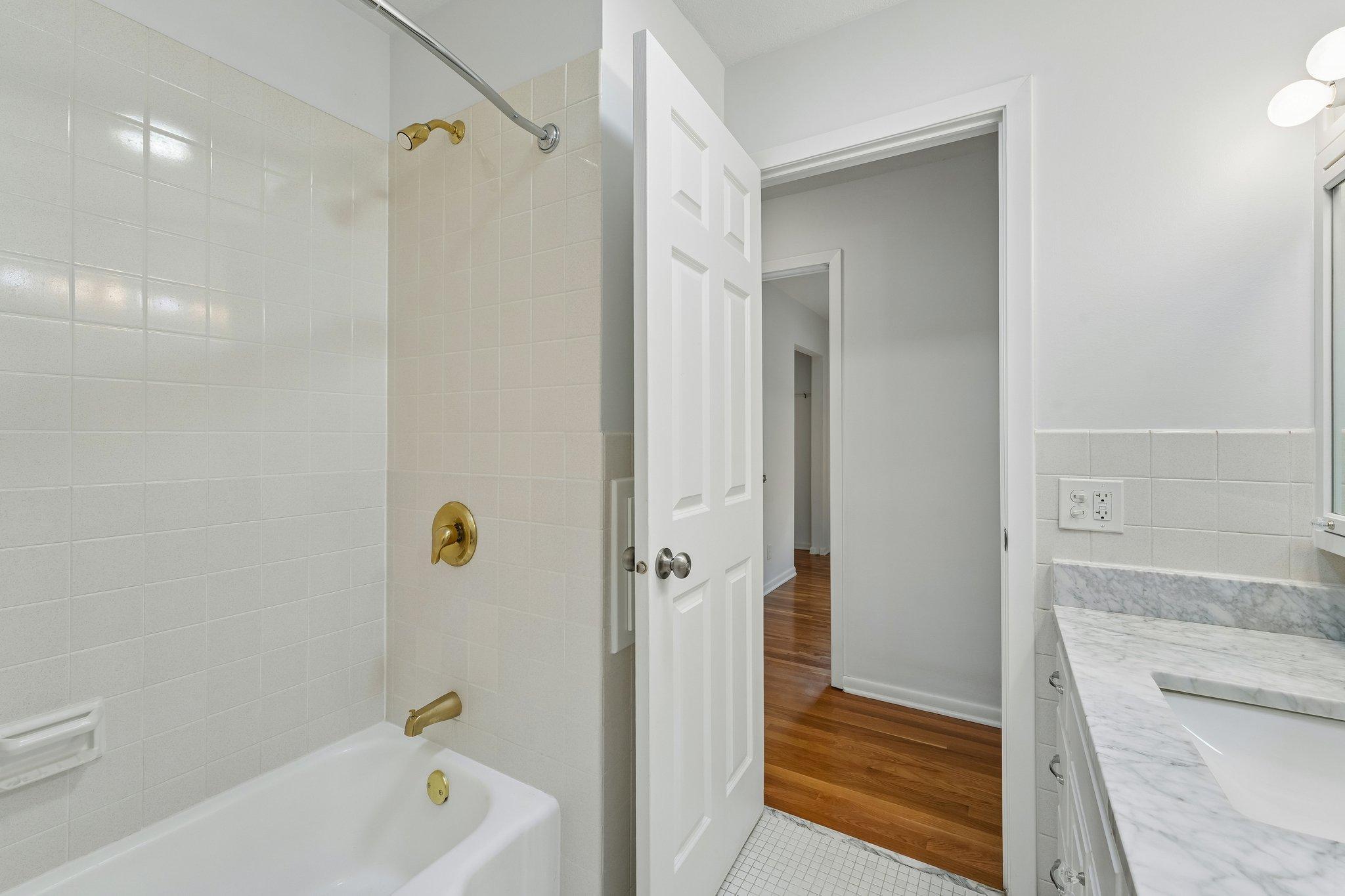 View of Residential at 11110 19th Avenue, Burnsville MN 55337, Burnsville (21 of 38) - Mike Wilen | Minnesota Team Real Estate