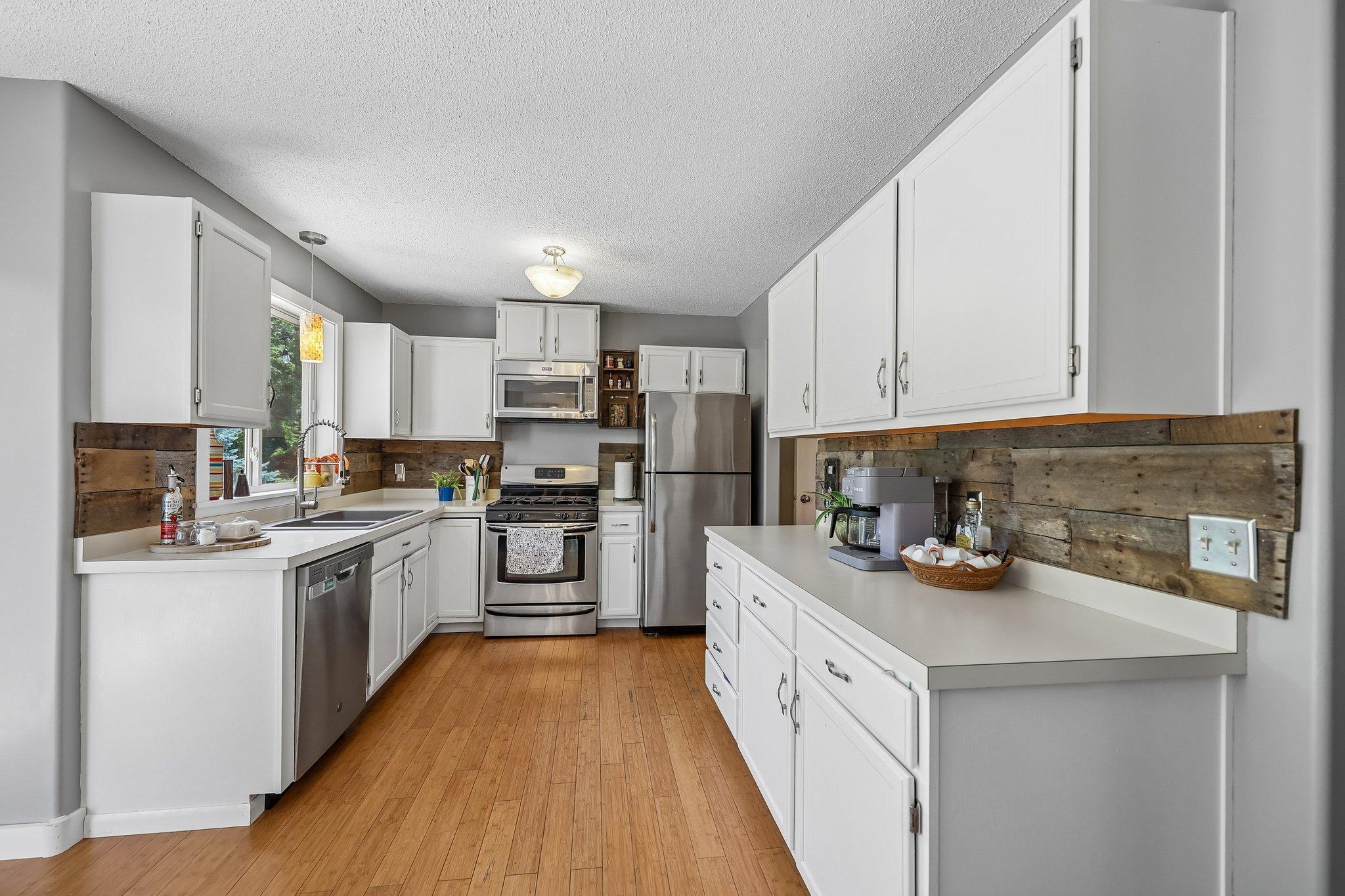 View of Residential at 4128 New York Avenue, Eagan MN 55123, Eagan (9 of 26) - Mike Wilen | Minnesota Team Real Estate