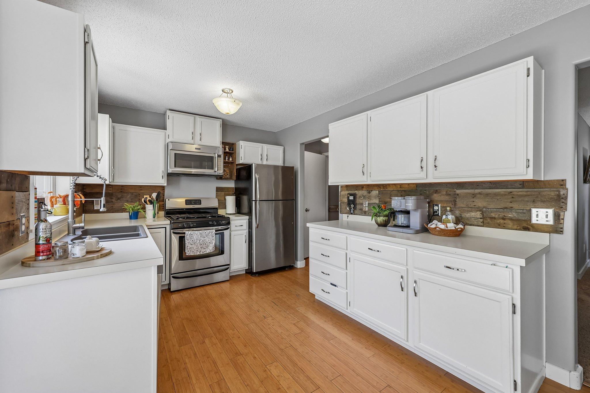 View of Residential at 4128 New York Avenue, Eagan MN 55123, Eagan (10 of 26) - Mike Wilen | Minnesota Team Real Estate