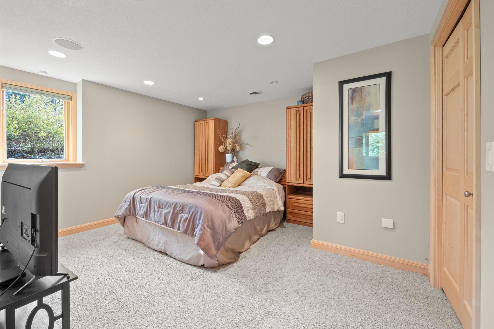 View of Residential at 2021 Royale Drive, Eagan MN 55122, Eagan (34 of 40) - Mike Wilen | Minnesota Team Real Estate