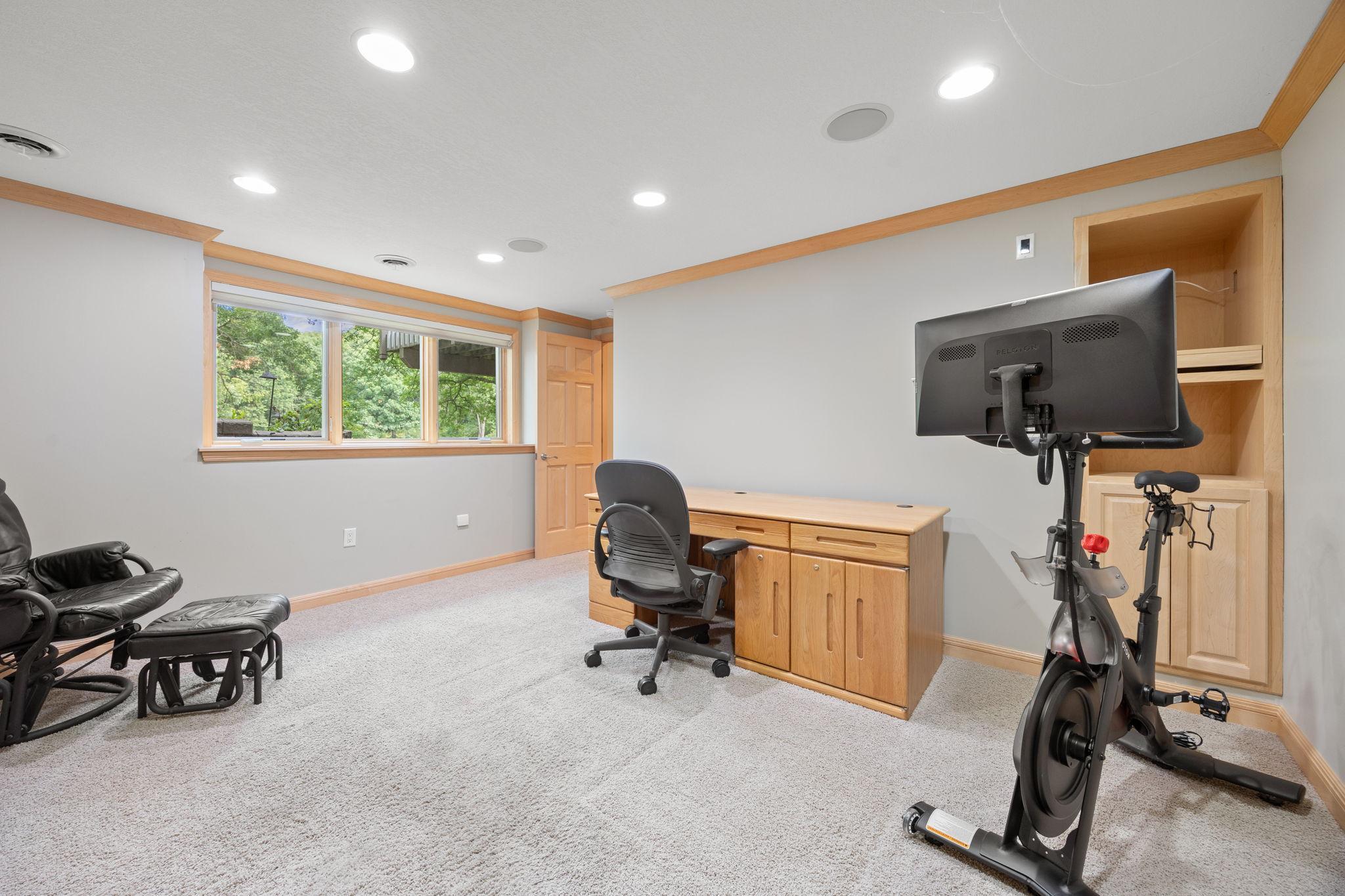 View of Residential at 2021 Royale Drive, Eagan MN 55122, Eagan (33 of 40) - Mike Wilen | Minnesota Team Real Estate