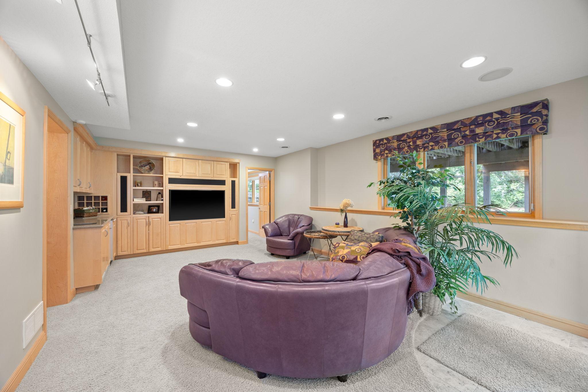 View of Residential at 2021 Royale Drive, Eagan MN 55122, Eagan (28 of 40) - Mike Wilen | Minnesota Team Real Estate
