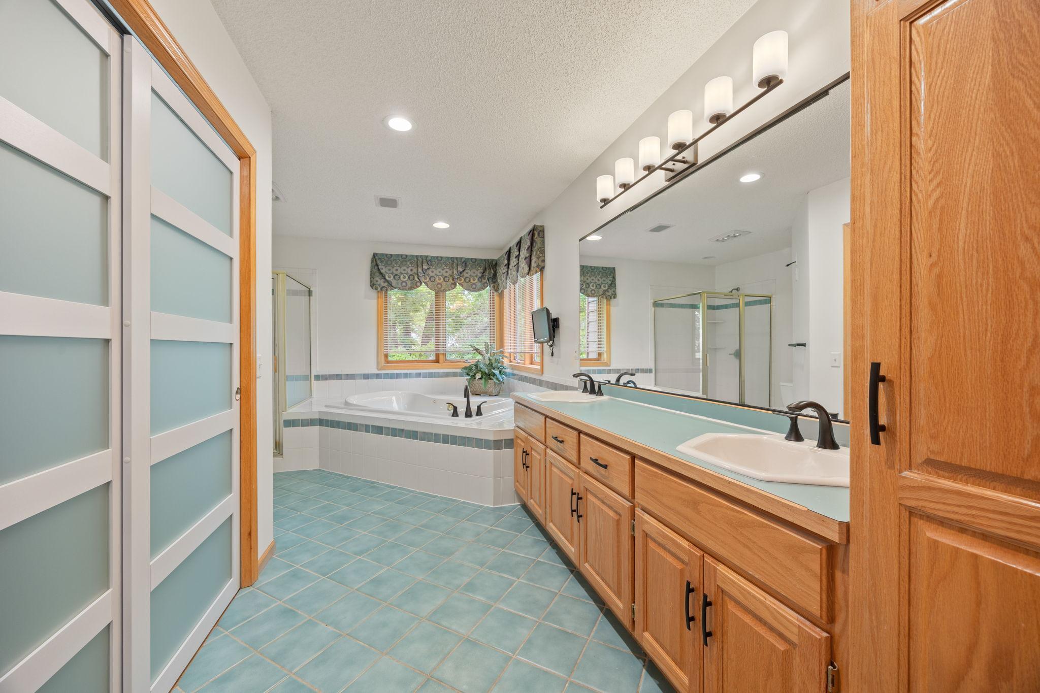 View of Residential at 2021 Royale Drive, Eagan MN 55122, Eagan (24 of 40) - Mike Wilen | Minnesota Team Real Estate