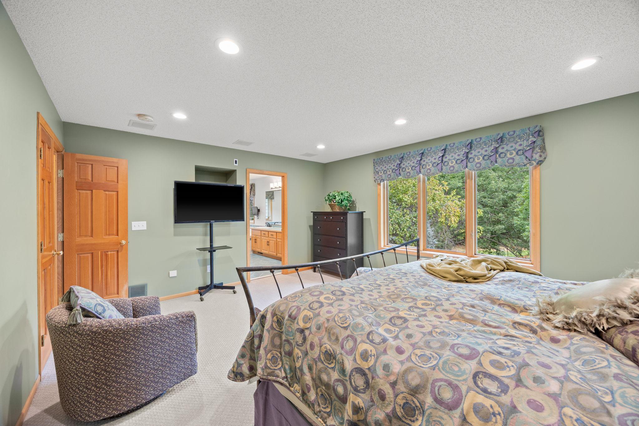 View of Residential at 2021 Royale Drive, Eagan MN 55122, Eagan (23 of 40) - Mike Wilen | Minnesota Team Real Estate
