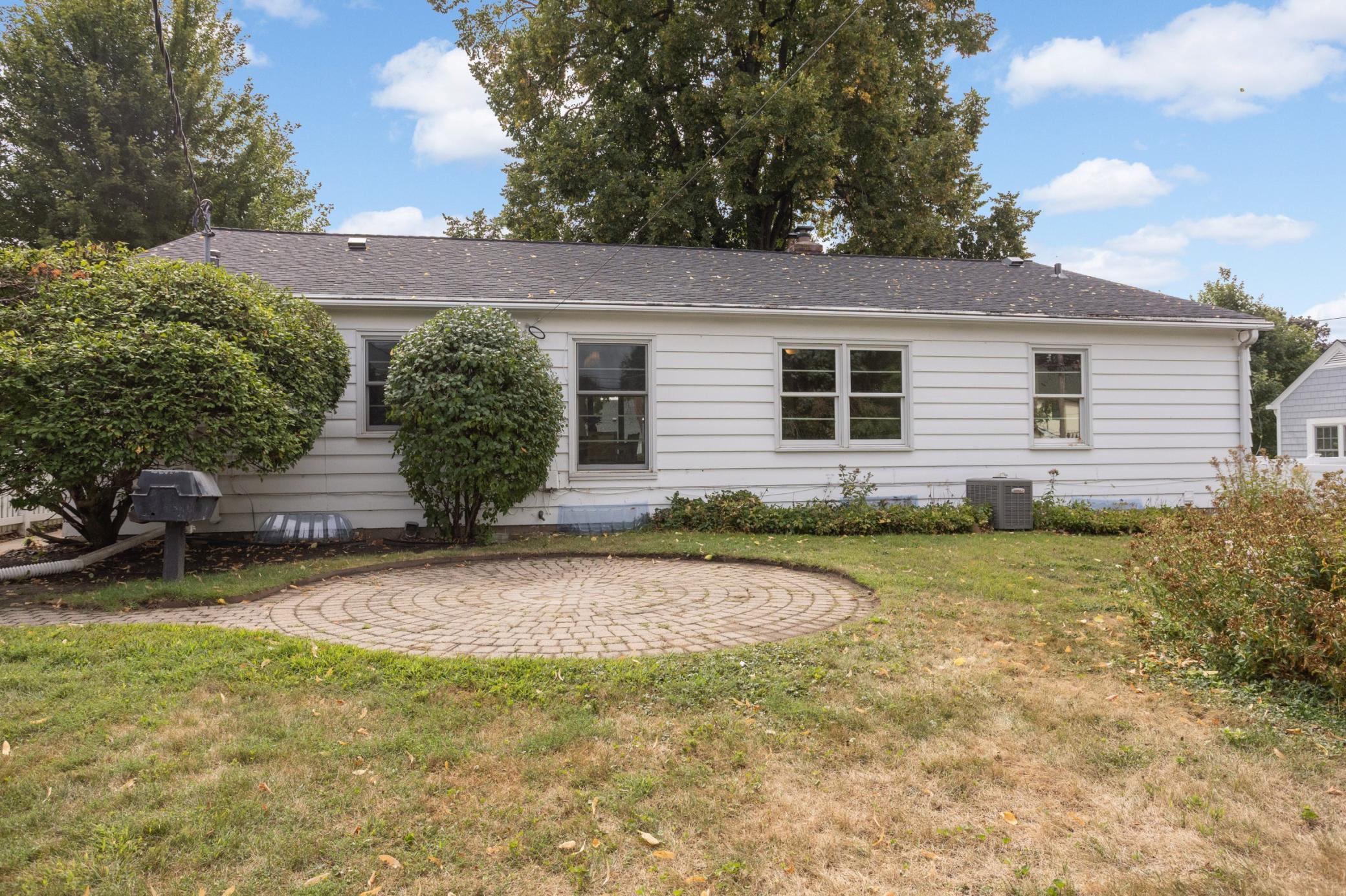 View of Residential at 1859 Saunders Avenue, Saint Paul MN 55116, Saint Paul (21 of 24) - Mike Wilen | Minnesota Team Real Estate