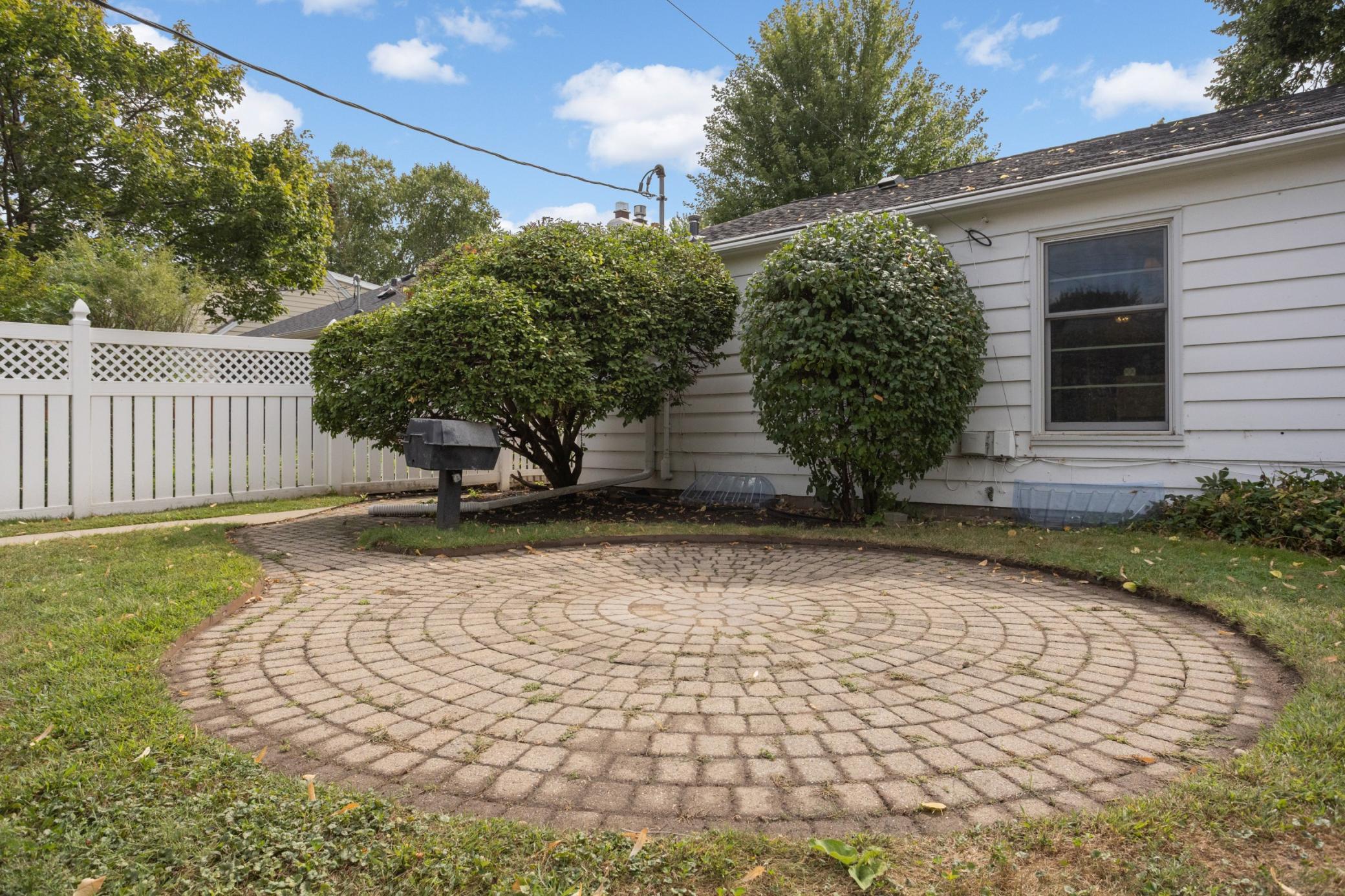 View of Residential at 1859 Saunders Avenue, Saint Paul MN 55116, Saint Paul (22 of 24) - Mike Wilen | Minnesota Team Real Estate