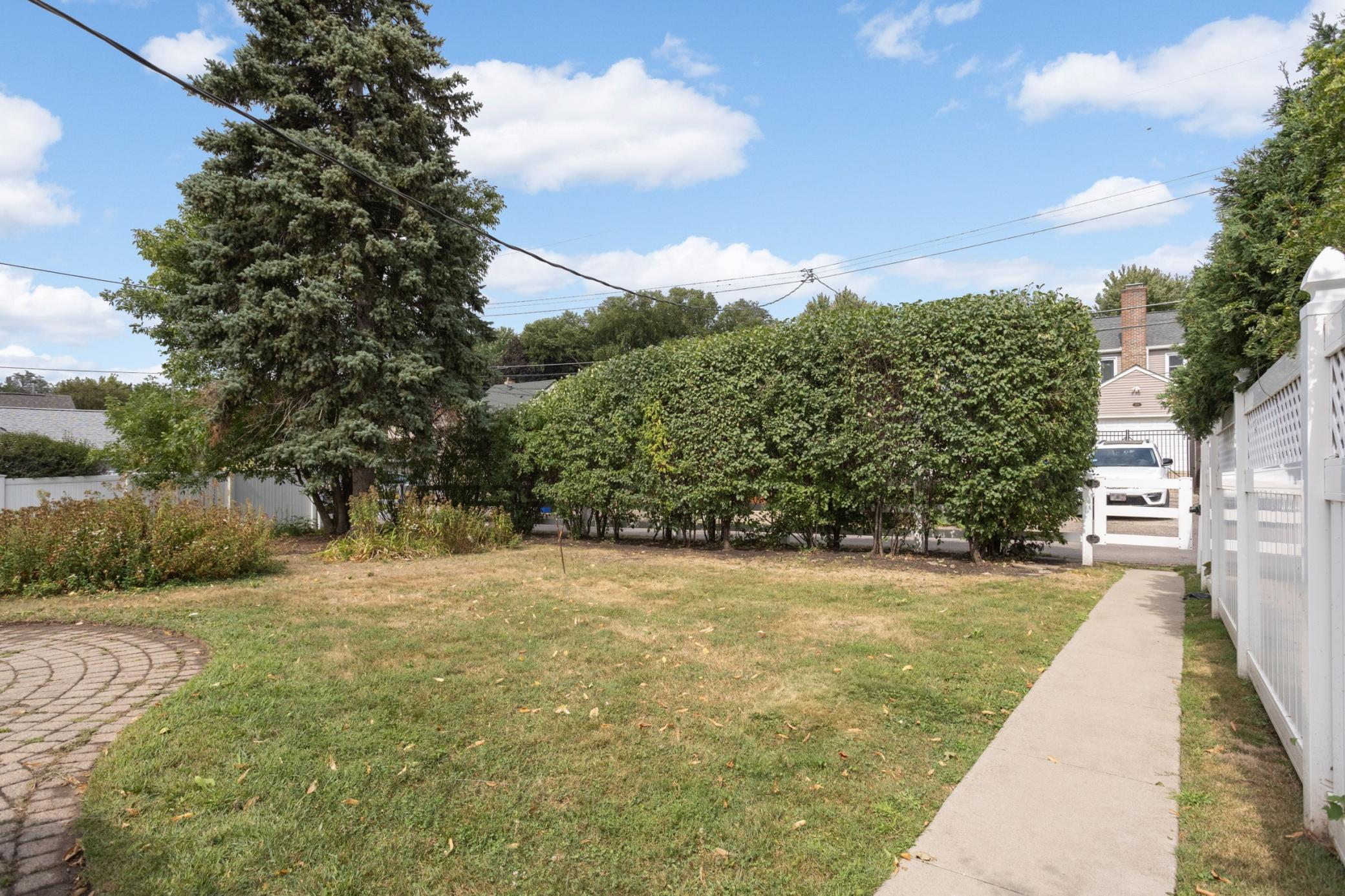 View of Residential at 1859 Saunders Avenue, Saint Paul MN 55116, Saint Paul (20 of 24) - Mike Wilen | Minnesota Team Real Estate