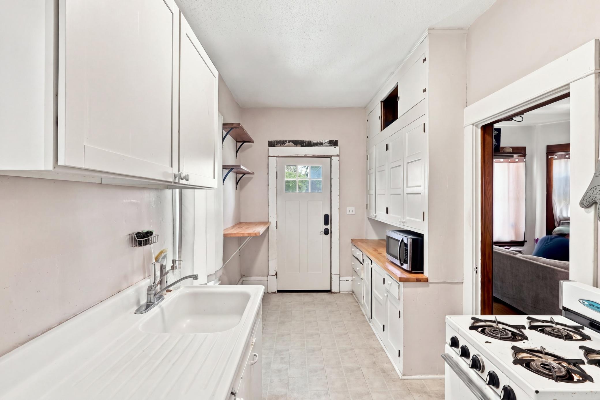 View of Residential Income at 2800 Cedar Avenue, Minneapolis MN 55407, Minneapolis (12 of 37) - Mike Wilen | Minnesota Team Real Estate