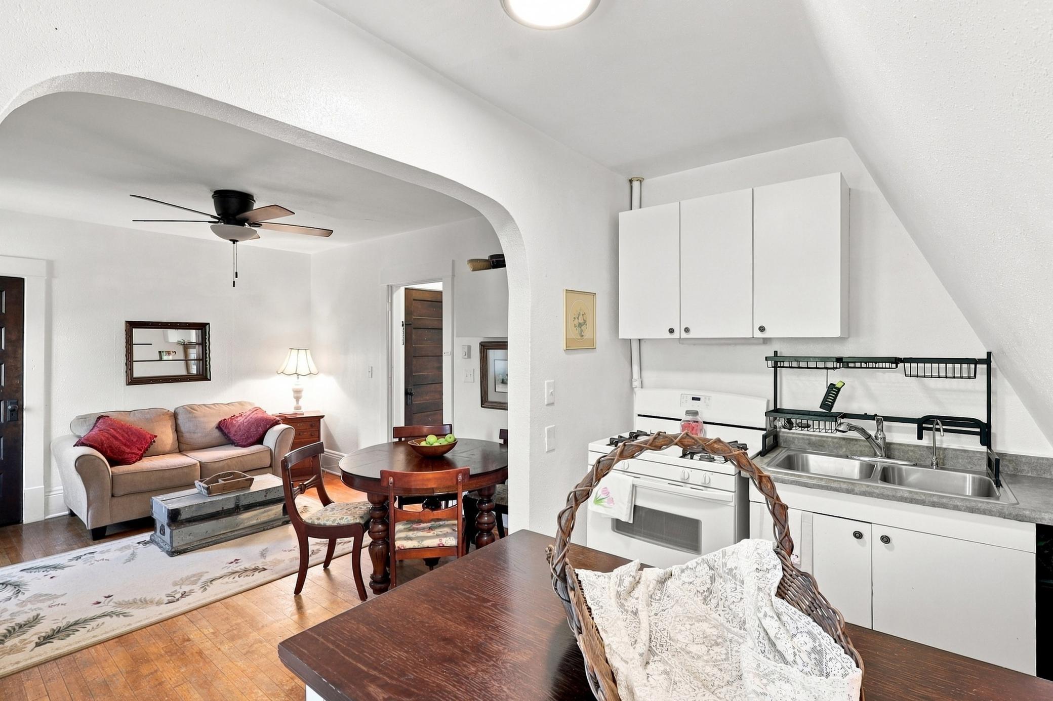View of Residential Income at 2800 Cedar Avenue, Minneapolis MN 55407, Minneapolis (28 of 37) - Mike Wilen | Minnesota Team Real Estate