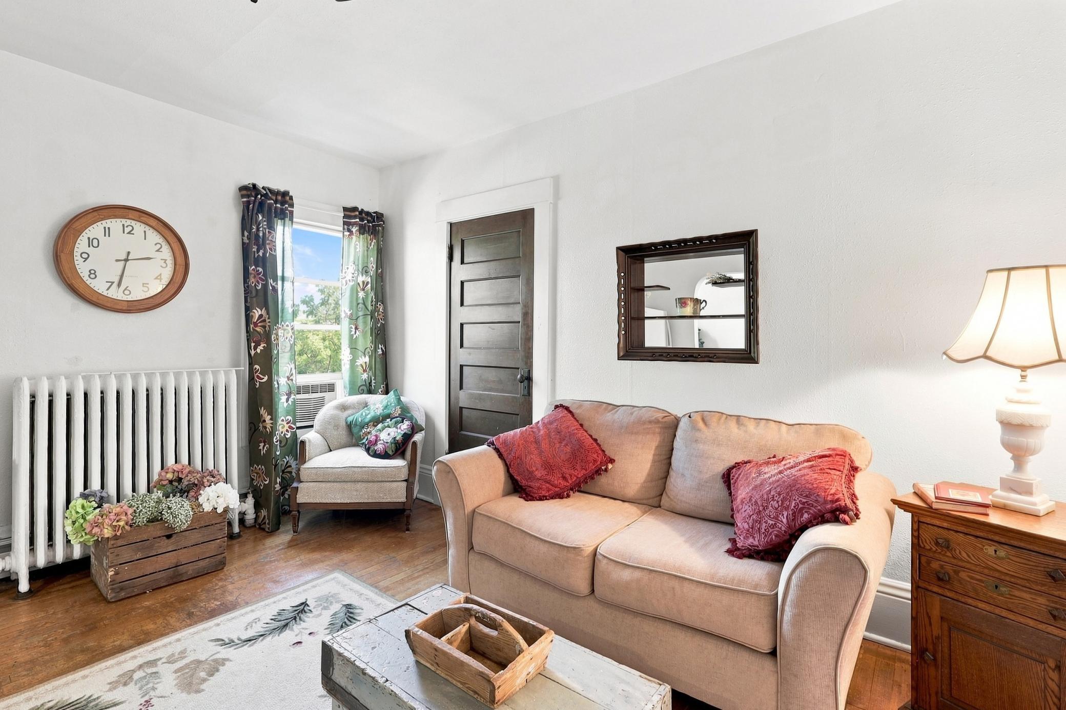 View of Residential Income at 2800 Cedar Avenue, Minneapolis MN 55407, Minneapolis (25 of 37) - Mike Wilen | Minnesota Team Real Estate