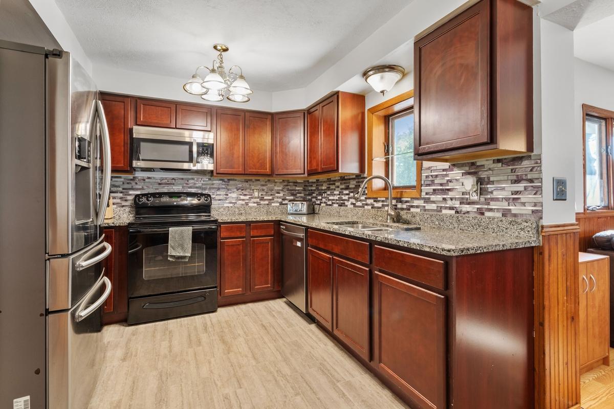View of Residential at 315 17th Avenue, South Saint Paul MN 55075, South Saint Paul (6 of 27) - Mike Wilen | Minnesota Team Real Estate