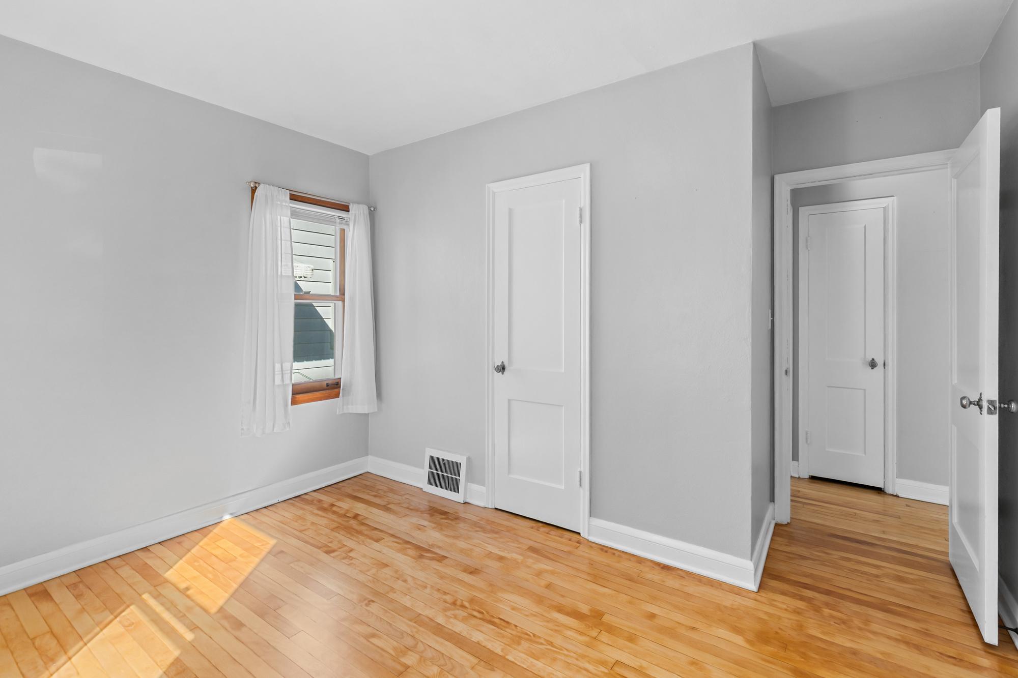 View of Residential at 1119 Van Buren Avenue, Saint Paul MN 55104, Saint Paul (12 of 32) - Mike Wilen | Minnesota Team Real Estate