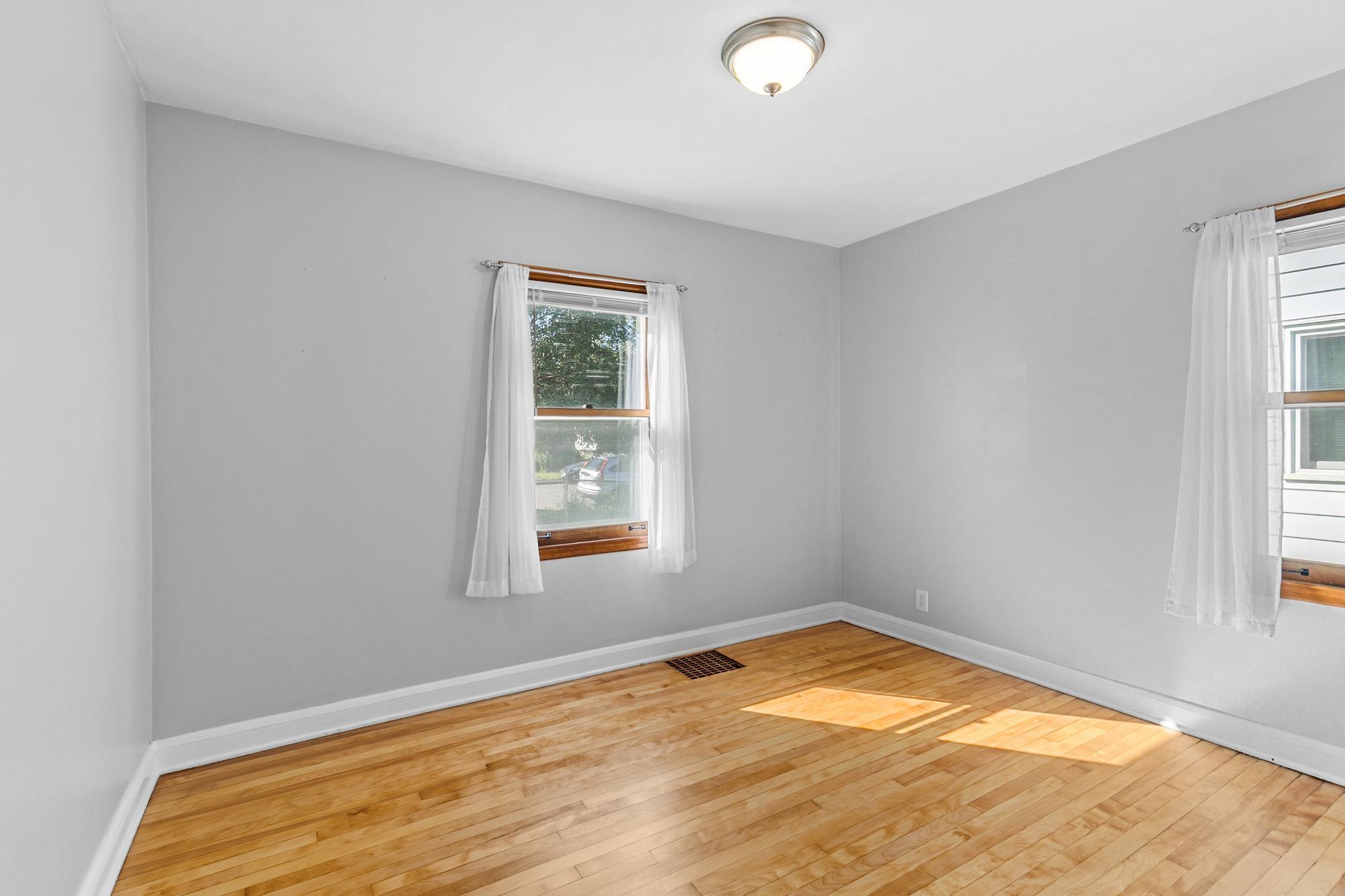 View of Residential at 1119 Van Buren Avenue, Saint Paul MN 55104, Saint Paul (11 of 32) - Mike Wilen | Minnesota Team Real Estate