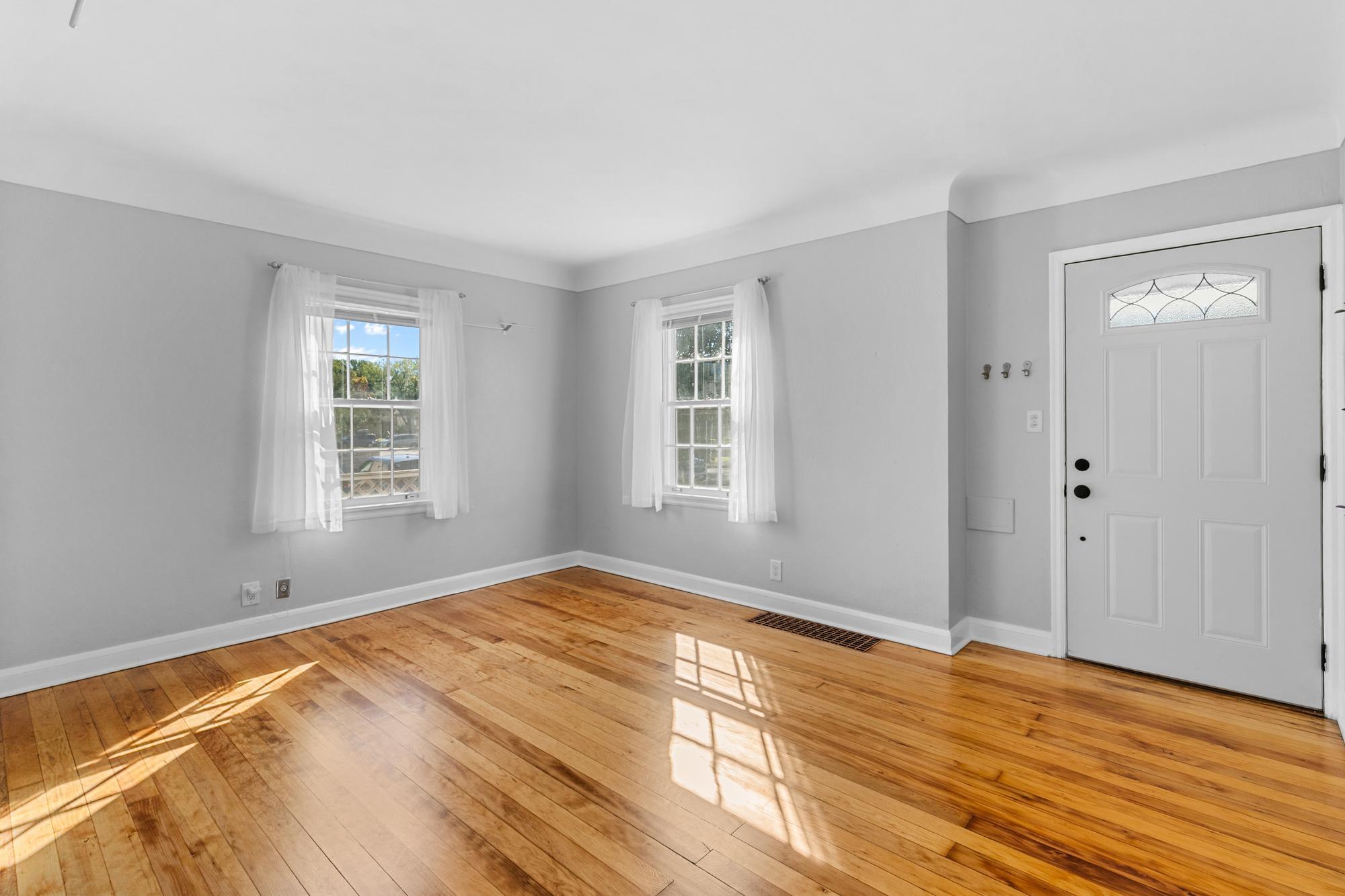 View of Residential at 1119 Van Buren Avenue, Saint Paul MN 55104, Saint Paul (3 of 32) - Mike Wilen | Minnesota Team Real Estate
