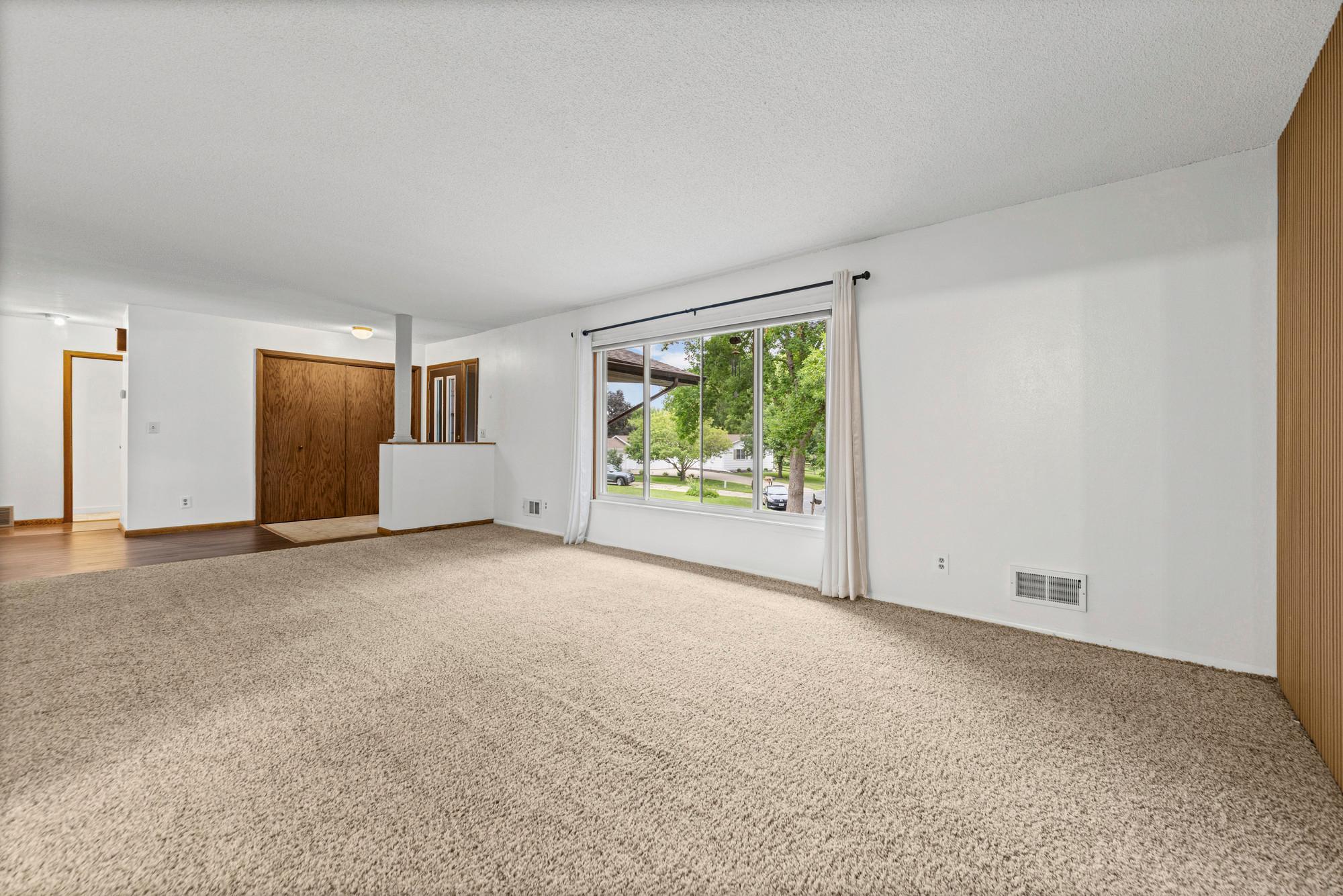 View of Residential at 12916 1st Avenue, Burnsville MN 55337, Burnsville (8 of 64) - Mike Wilen | Minnesota Team Real Estate