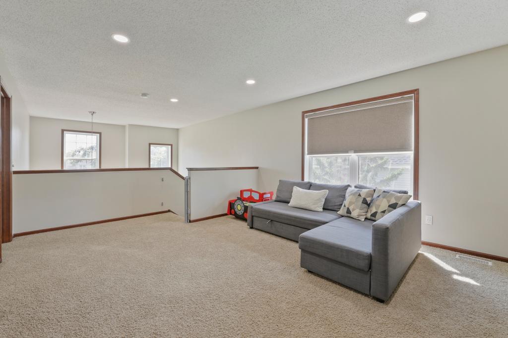 View of Residential at 2321 Woodcrest Drive, Woodbury MN 55129, Woodbury (13 of 28) - Mike Wilen | Minnesota Team Real Estate