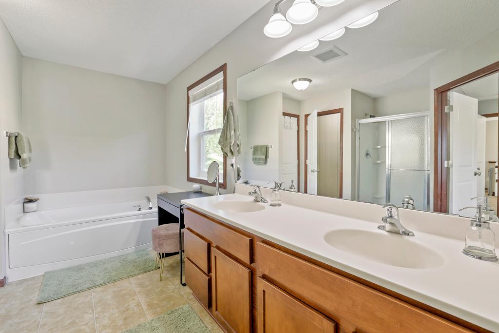 View of Residential at 2321 Woodcrest Drive, Woodbury MN 55129, Woodbury (19 of 28) - Mike Wilen | Minnesota Team Real Estate