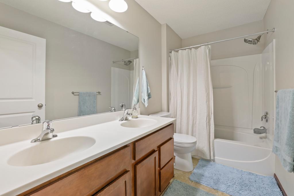 View of Residential at 2321 Woodcrest Drive, Woodbury MN 55129, Woodbury (25 of 28) - Mike Wilen | Minnesota Team Real Estate