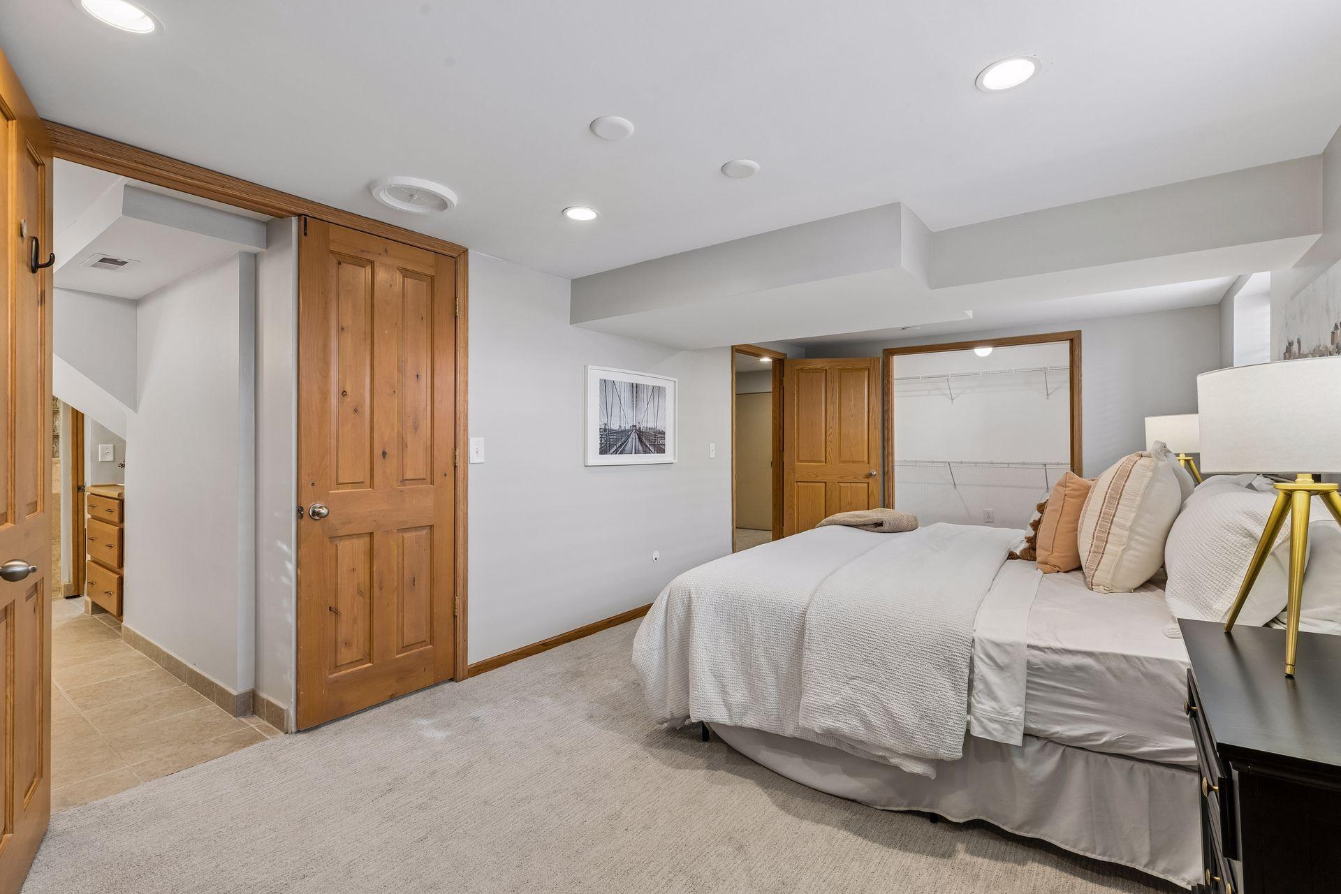 View of Residential at 4817 Zenith Avenue, Minneapolis MN 55410, Minneapolis (32 of 76) - Mike Wilen | Minnesota Team Real Estate