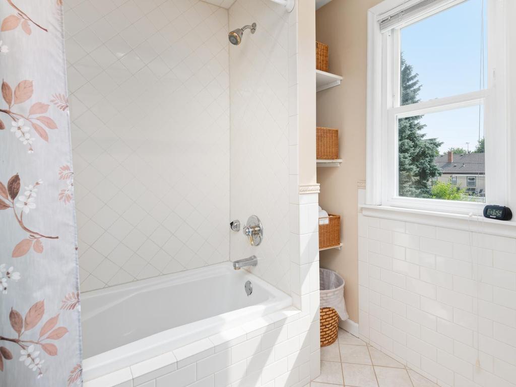 View of Residential at 6315 Knox Avenue, Richfield MN 55423, Richfield (23 of 27) - Mike Wilen | Minnesota Team Real Estate