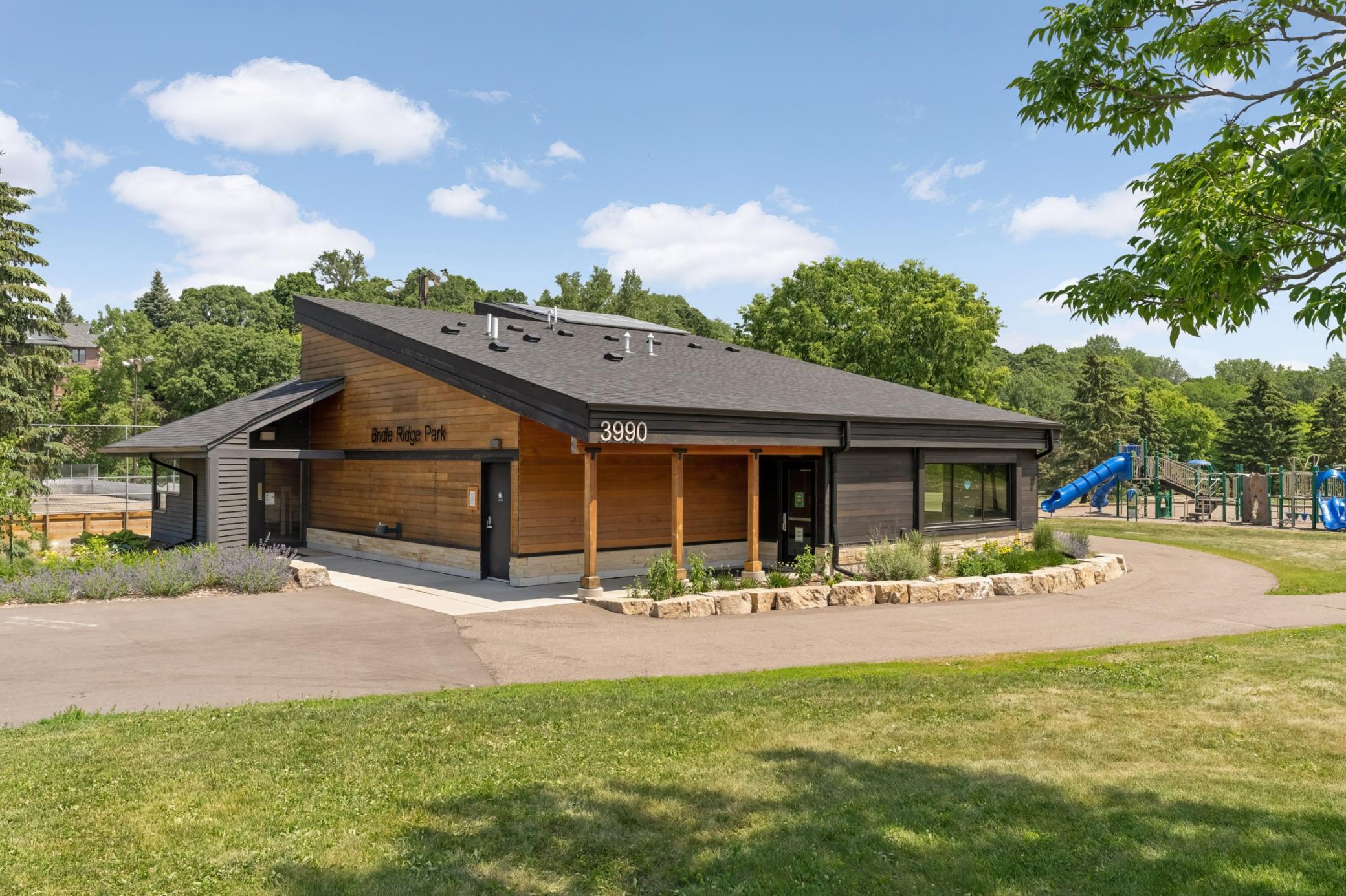 View of Residential at 4089 Pennsylvania Avenue, Eagan MN 55123, Eagan (38 of 39) - Mike Wilen | Minnesota Team Real Estate