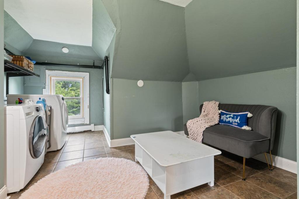 View of Residential Income at 1122 Marshall Avenue, Saint Paul MN 55104, Saint Paul (27 of 36) - Mike Wilen | Minnesota Team Real Estate