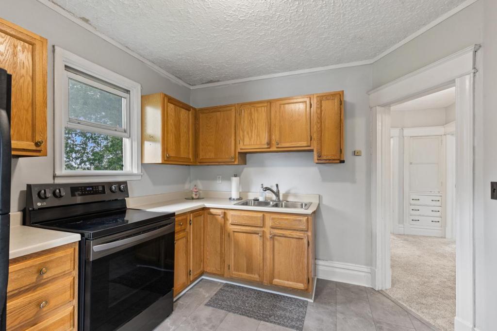 View of Residential Income at 1122 Marshall Avenue, Saint Paul MN 55104, Saint Paul (23 of 36) - Mike Wilen | Minnesota Team Real Estate