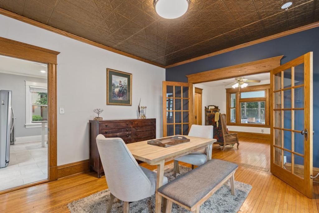 View of Residential Income at 1122 Marshall Avenue, Saint Paul MN 55104, Saint Paul (7 of 36) - Mike Wilen | Minnesota Team Real Estate