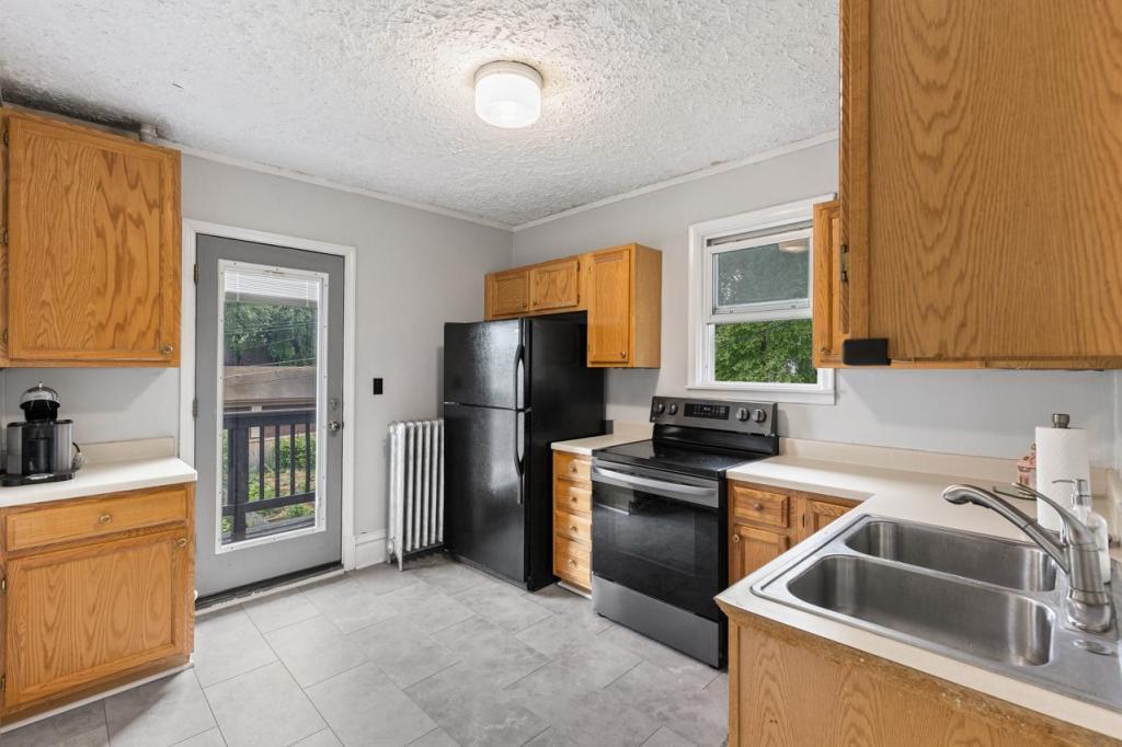 View of Residential Income at 1122 Marshall Avenue, Saint Paul MN 55104, Saint Paul (22 of 36) - Mike Wilen | Minnesota Team Real Estate