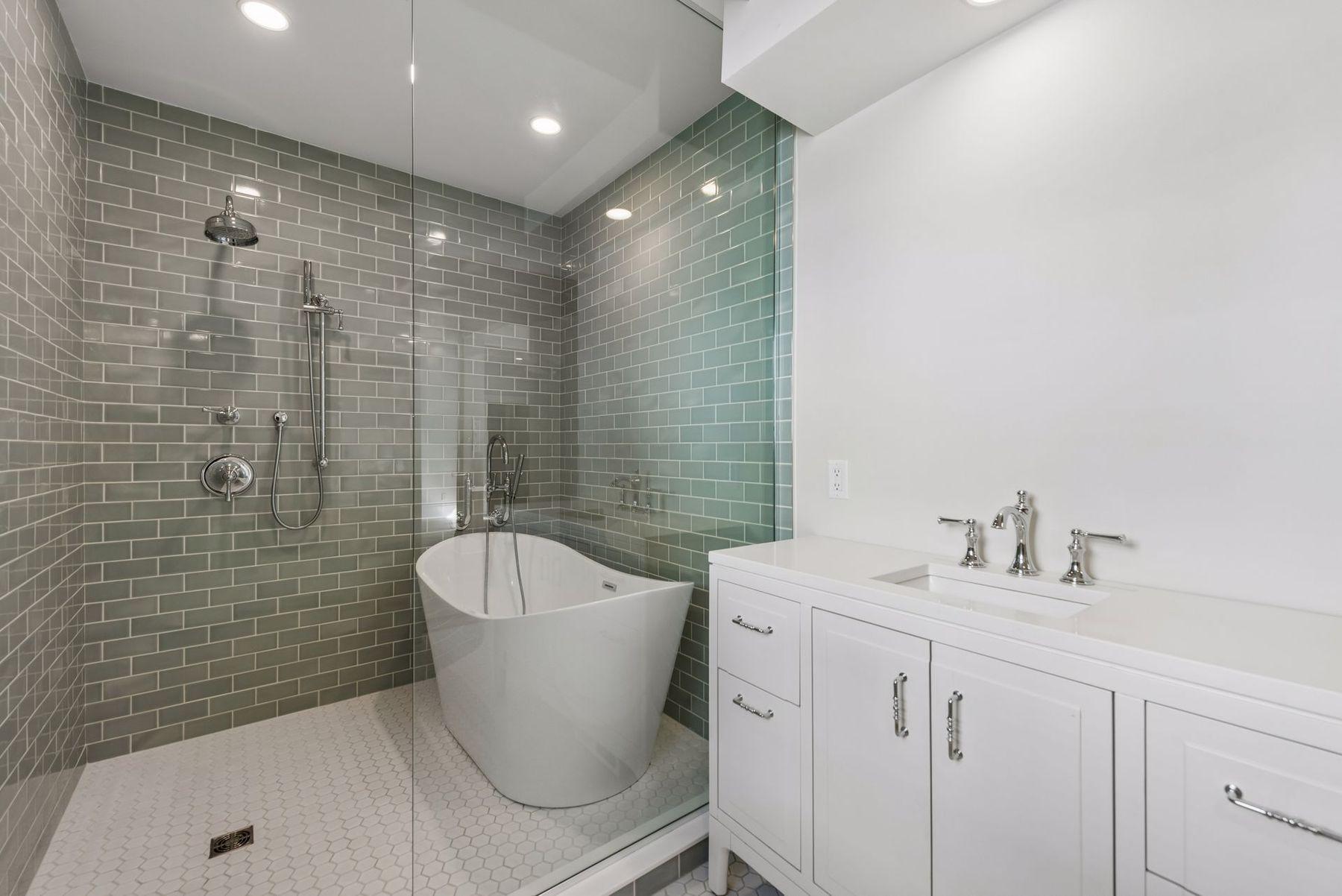 View of Residential at 4525 Abbott Avenue, Minneapolis MN 55410, Minneapolis (18 of 36) - Mike Wilen | Minnesota Team Real Estate