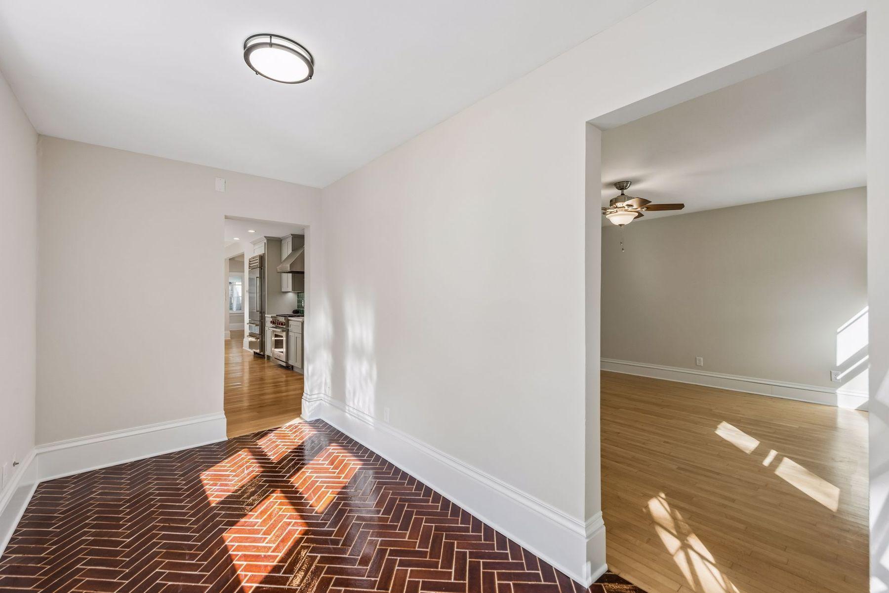 View of Residential at 4525 Abbott Avenue, Minneapolis MN 55410, Minneapolis (14 of 36) - Mike Wilen | Minnesota Team Real Estate