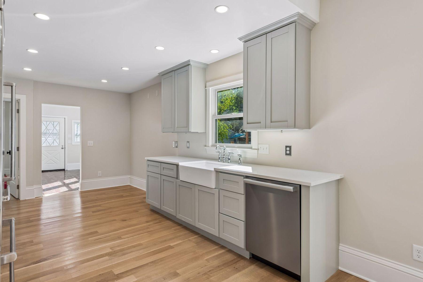 View of Residential at 4525 Abbott Avenue, Minneapolis MN 55410, Minneapolis (8 of 36) - Mike Wilen | Minnesota Team Real Estate