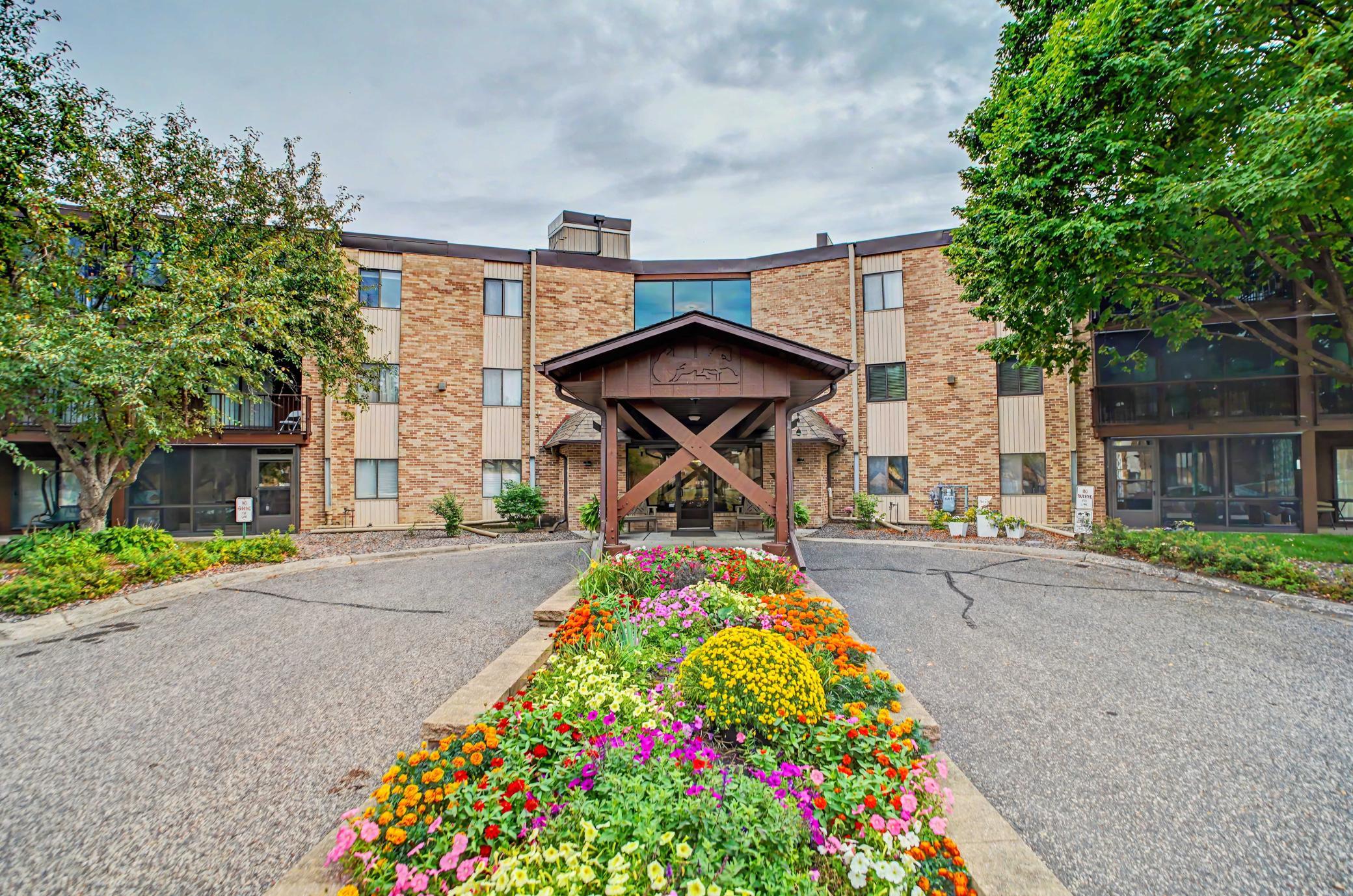 View of Residential at 2680 Oxford Street #107, Roseville MN 55113, Roseville (34 of 39) - Mike Wilen | Minnesota Team Real Estate