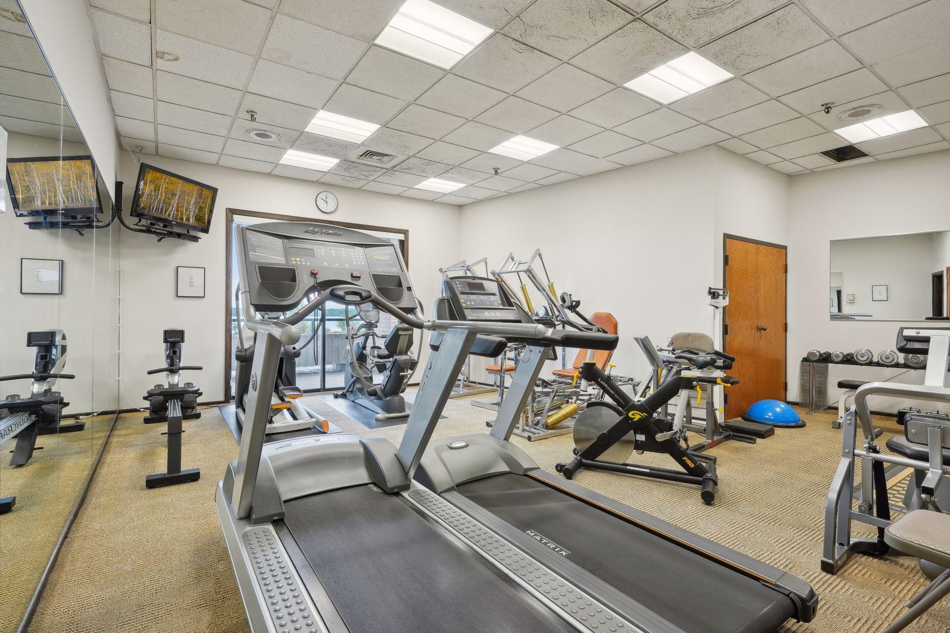 View of Residential at 2950 Dean Parkway #1805, Minneapolis MN 55416, Minneapolis (52 of 85) - Mike Wilen | Minnesota Team Real Estate
