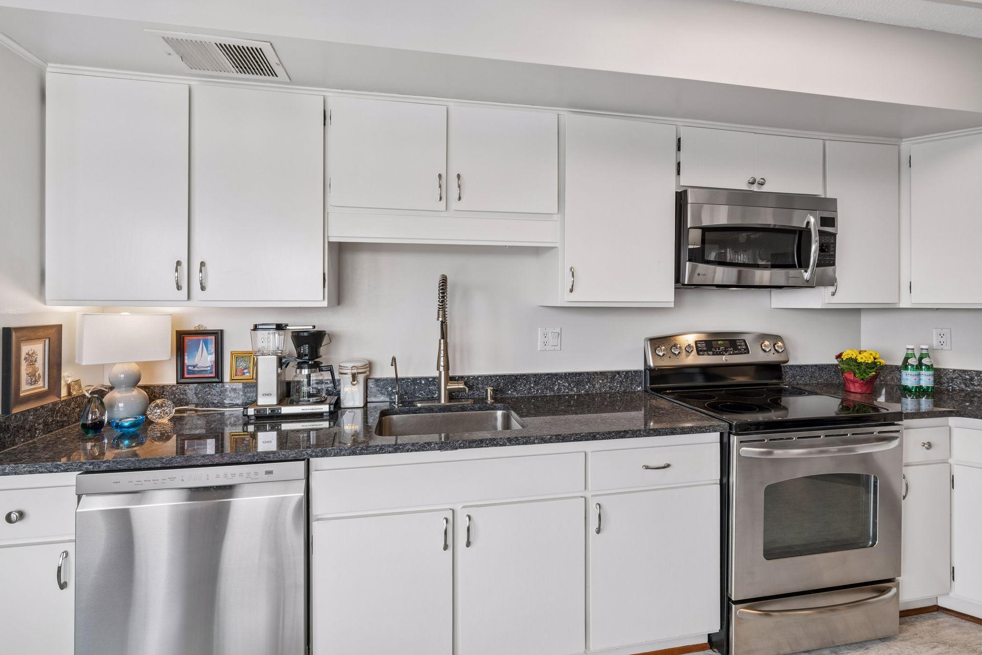 View of Residential at 2950 Dean Parkway #1805, Minneapolis MN 55416, Minneapolis (37 of 85) - Mike Wilen | Minnesota Team Real Estate